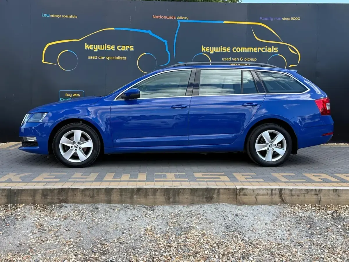 Used Skoda Octavia SE Technology 115 HP (84 kW) 2020 Blue Estate