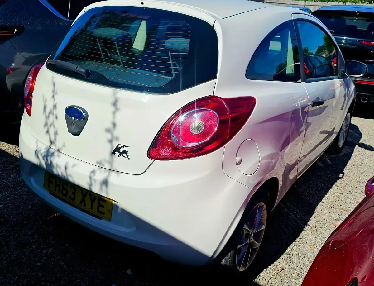 Used Ford Ka Studio 69 HP (50 kW) 2014 White Hatchback