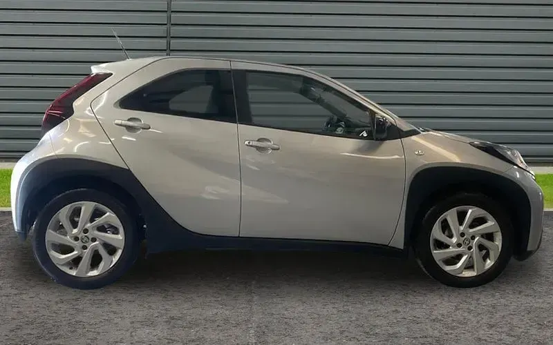 Used Toyota Aygo X PURE 72 HP (52 kW) 2025 SUV