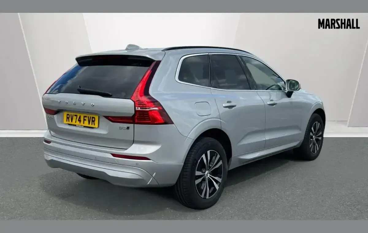 Used Volvo XC60 Core 247 HP (181 kW) 2024 Silver SUV