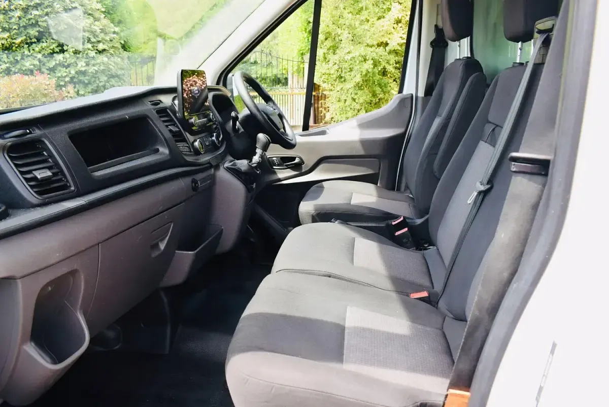 Used Ford Transit 130 HP (95 kW) 2022 White Cabriolet