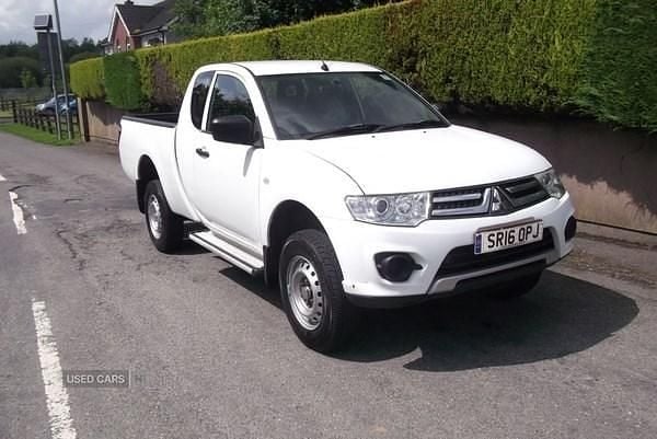 Used Mitsubishi L200 134 HP (98 kW) 2016 White Pickup
