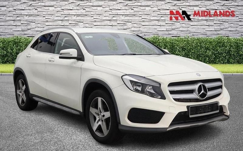 White Used 2015 Mercedes 200 AMG line Estate | £8,500 (Fair price) - Image 1/3