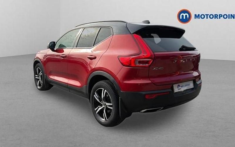 Used Volvo XC40 R-Design 190 HP (139 kW) 2019 Red SUV