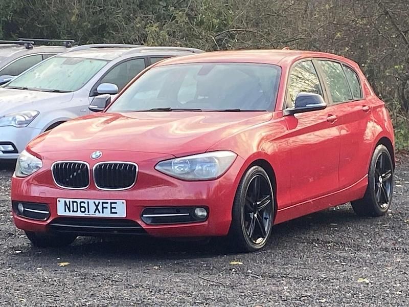 Used BMW 116 Sport Line 2012 Red Hatchback