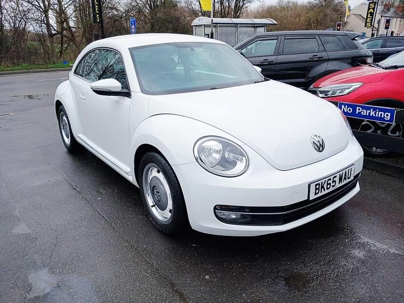 Used VW Beetle Design 105 HP (77 kW) 2015 White Hatchback