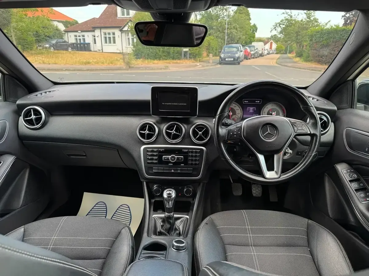 Used Mercedes A180 2013 White Hatchback