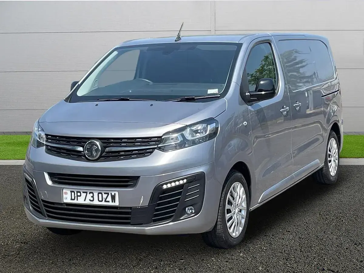 Used Vauxhall Vivaro 120 HP (88 kW) 2024 Grey MPV