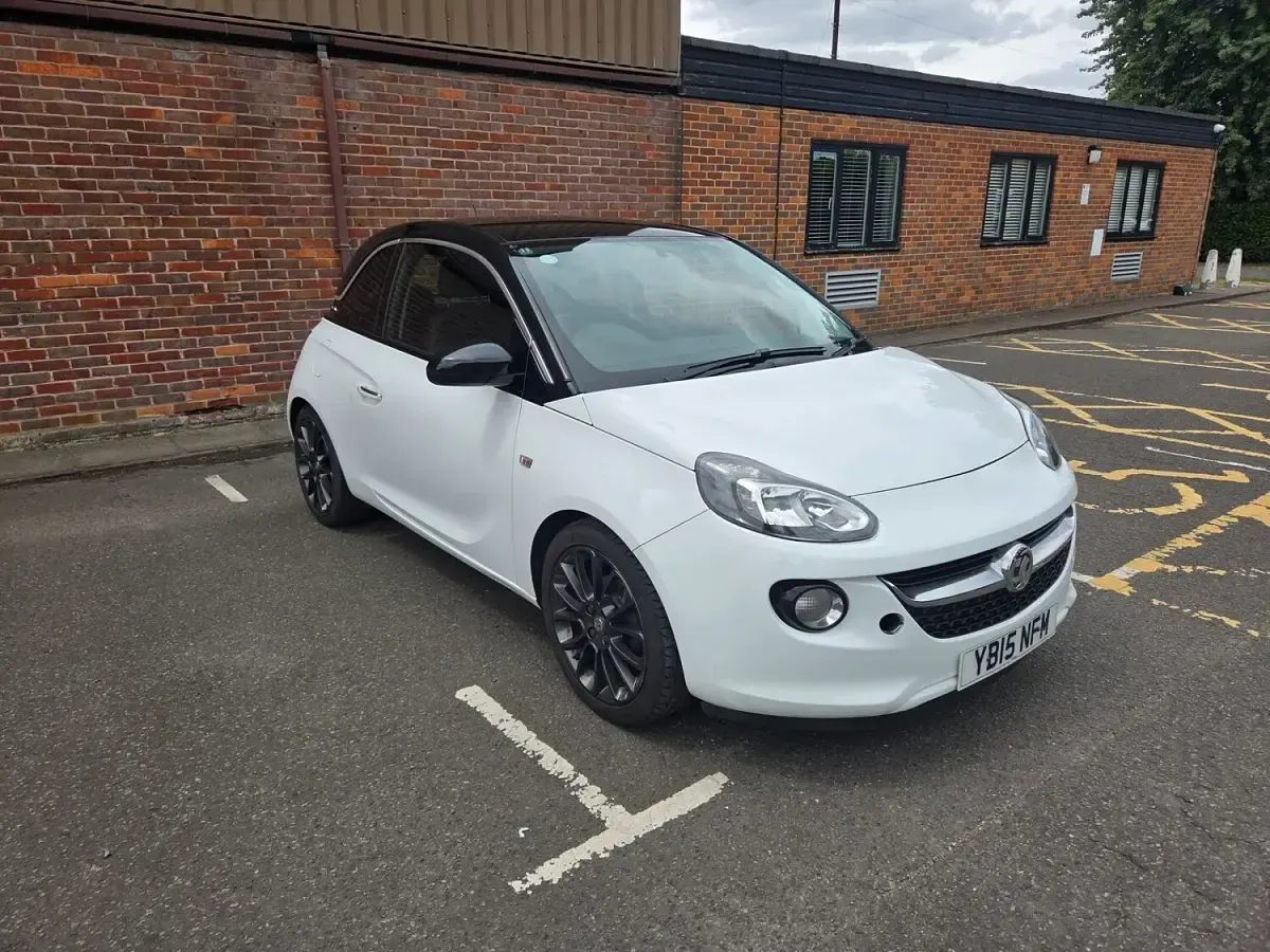 Used Vauxhall Adam Glam 100 HP (73 kW) 2015 White Hatchback