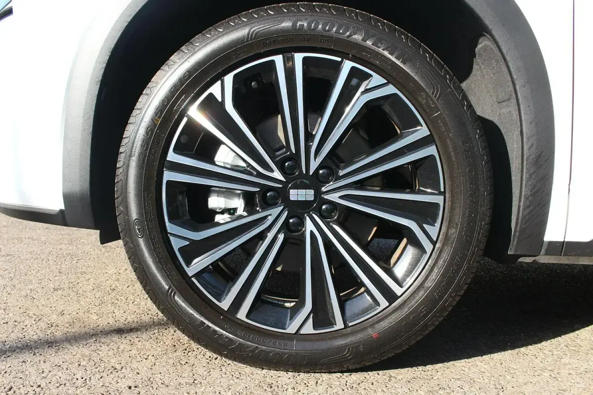 New Geely Starray 262 HP (192 kW) 2026 White SUV