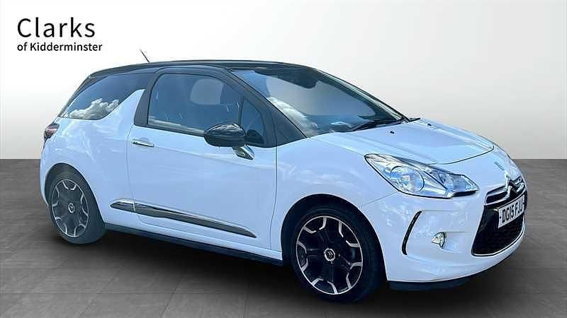 White Used 2015 Citroën DS3 PureTech Hatchback | £4,995 (Fair price) - Image 1/4