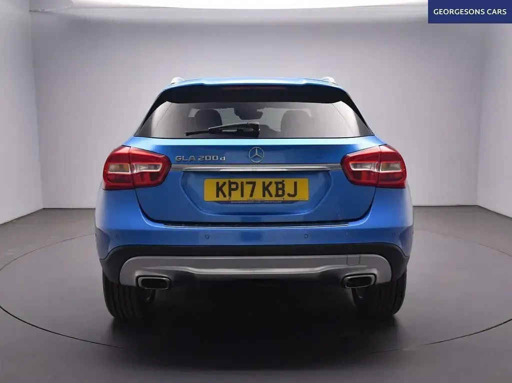 Used Mercedes GLA200 Executive 136 HP (100 kW) 2017 Blue SUV