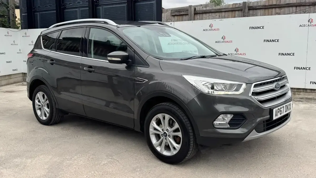 Usado Ford Kuga Titanium 182 CV (133 kW) 2018 Gris SUV