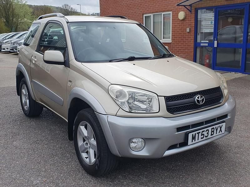 Used Toyota RAV4 147 HP (108 kW) 2003 Beige SUV