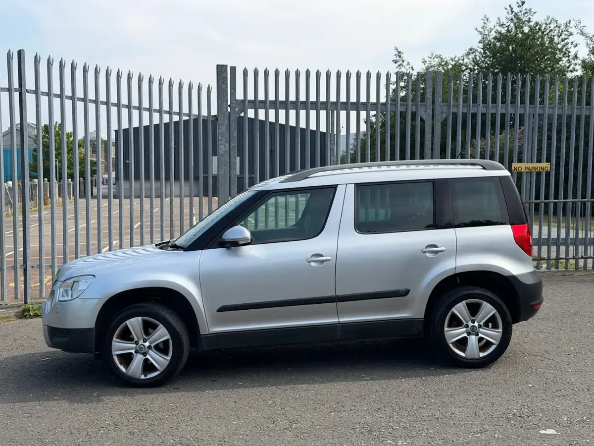 Used Skoda Yeti SE 105 HP (77 kW) 2012 Silver SUV