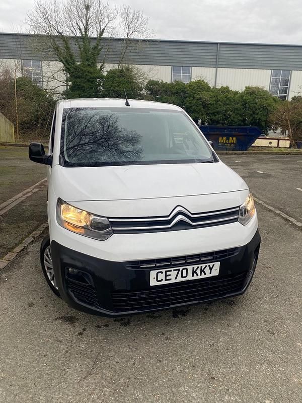White Used 2020 Citroën Berlingo Start MPV | £6,995 (Good price) - Image 1/3