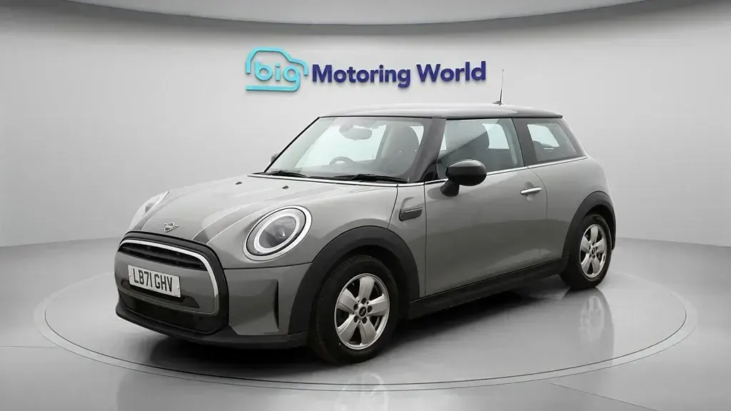 Używany Mini Cooper Classic 136 KM (100 kW) 2022 Szary Hatchback