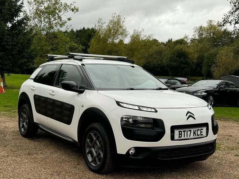 White Used 2017 Citroën C4 Cactus Feel Hatchback | £3,795 (Super price) - Image 1/3