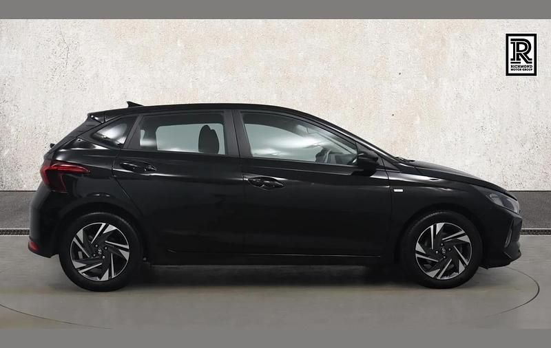 Used Hyundai i20 SE 99 HP (72 kW) 2023 Black Hatchback