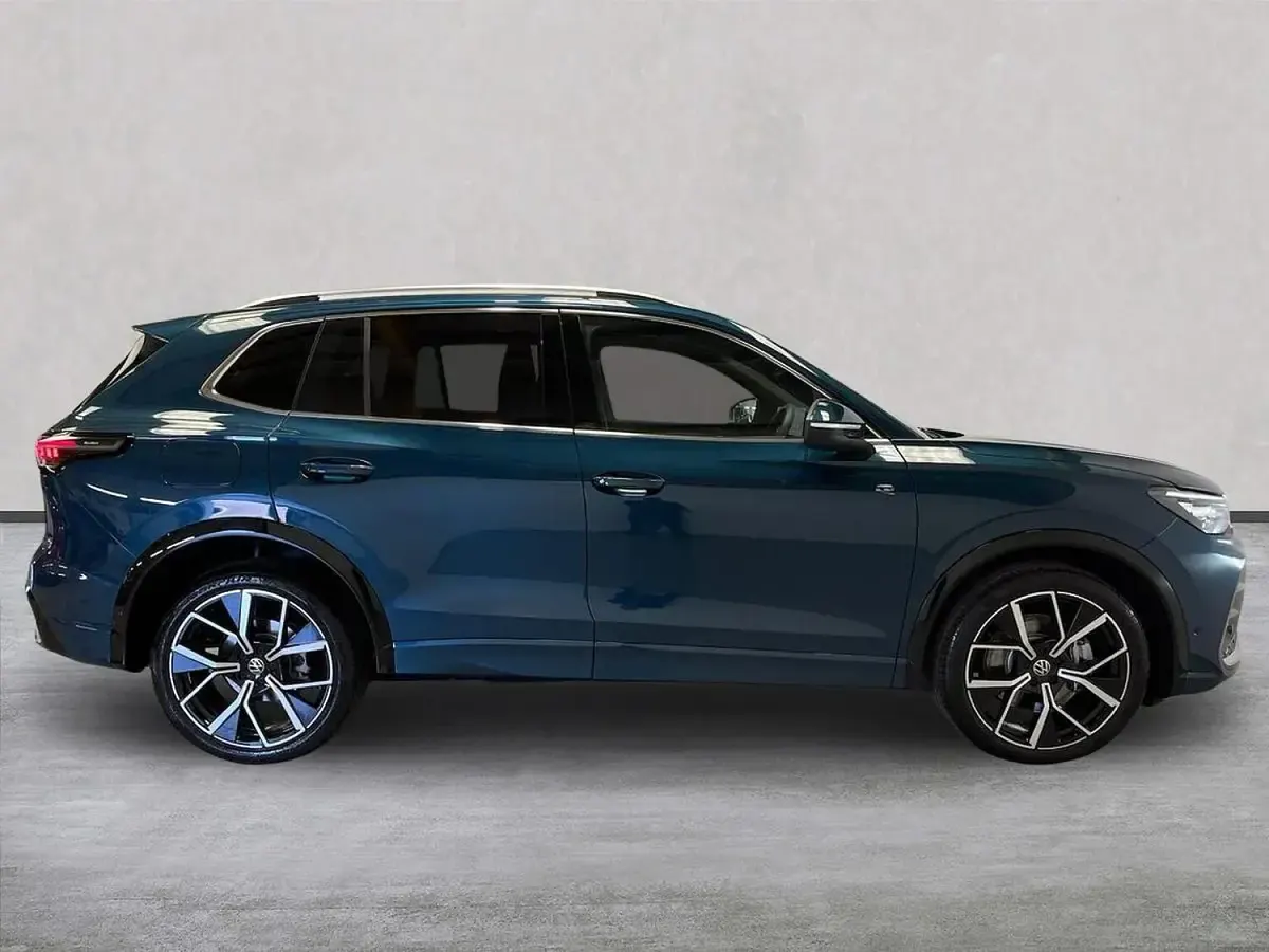 New VW Tiguan R-line 150 HP (110 kW) 2025 Blue SUV