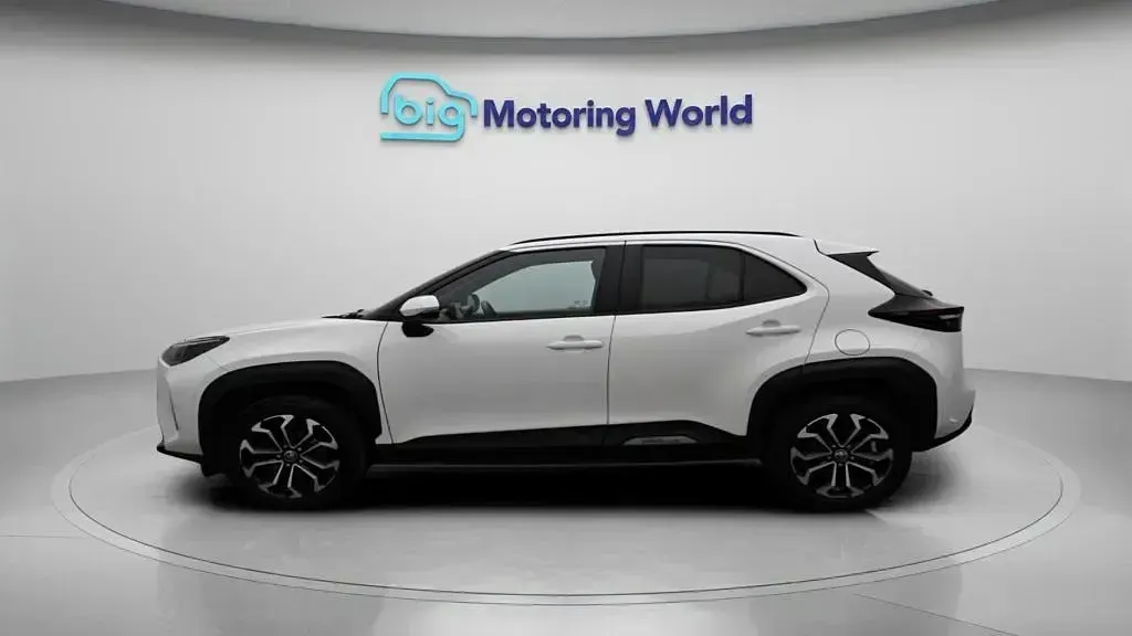 Used Toyota Yaris Cross Design 116 HP (85 kW) 2023 White SUV