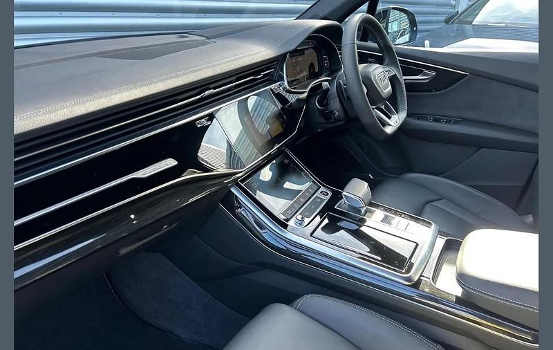 Used Audi Q7 Black Edition 281 HP (206 kW) 2025 Grey SUV