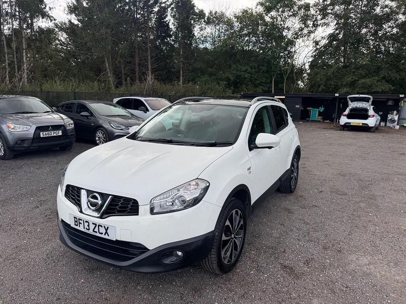 White Used 2013 Nissan Qashqai N-TEC SUV | £3,491 (Fair price) - Image 1/4