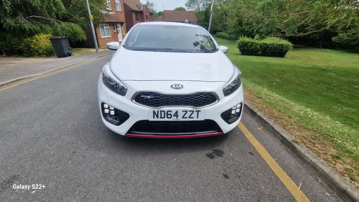 Used Kia ProCeed GT 2015 White Hatchback