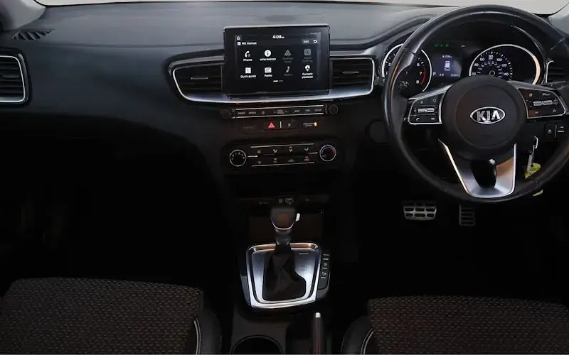 Used Kia Ceed 140 HP (102 kW) 2019 Blue Hatchback