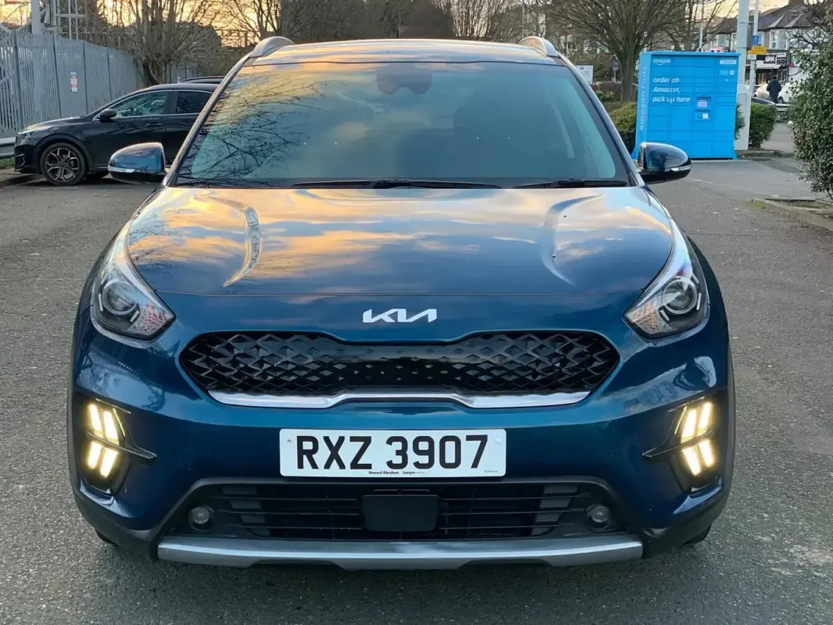 Gebraucht Kia Niro 139 PS (102 kW) 2022 Blau SUV
