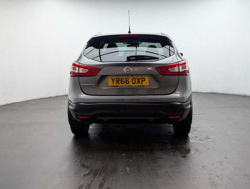 Used Nissan Qashqai S 131 HP (96 kW) 2016 Grey SUV