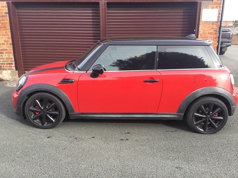 Used Mini Cooper D Hatch 2013 Red Hatchback