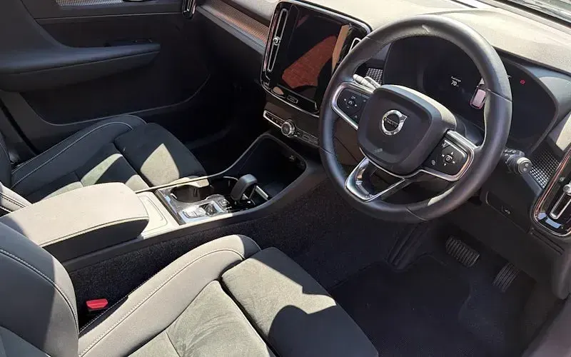 Used Volvo XC40 Plus 197 HP (144 kW) 2026 SUV