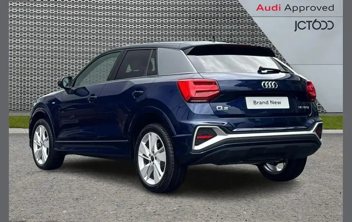 Used Audi Q2 S-Line 147 HP (108 kW) 2026 Blue SUV