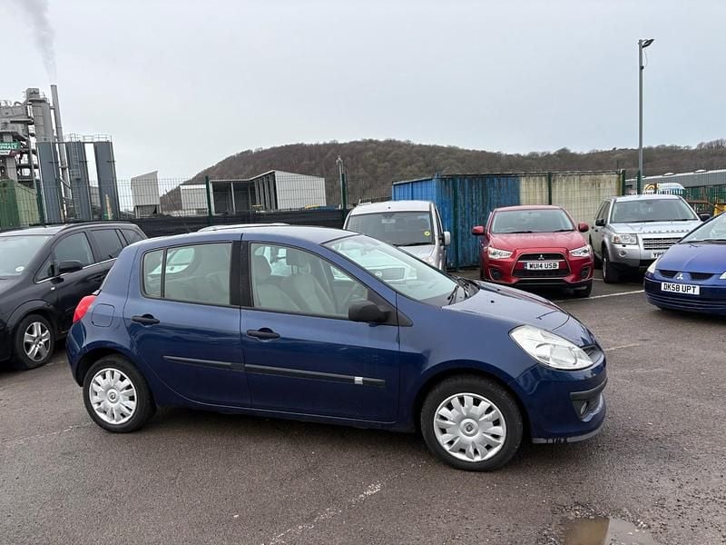 Used Renault Clio II Expression 2007 Blue Hatchback
