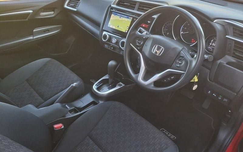 Second-hand Honda Jazz SE 102 CP (75 kW) 2017 Hatchback