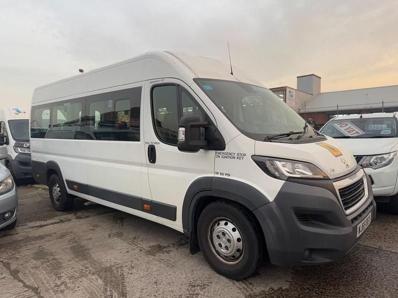 Used Peugeot Boxer 130 HP (95 kW) 2015 White Van