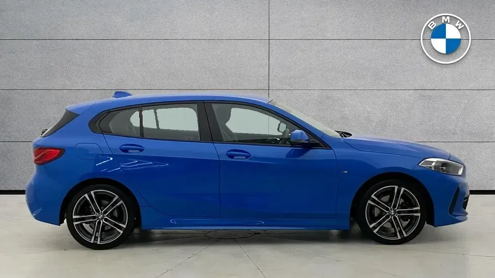 Used BMW 118 M Sport 134 HP (98 kW) 2022 Blue Hatchback