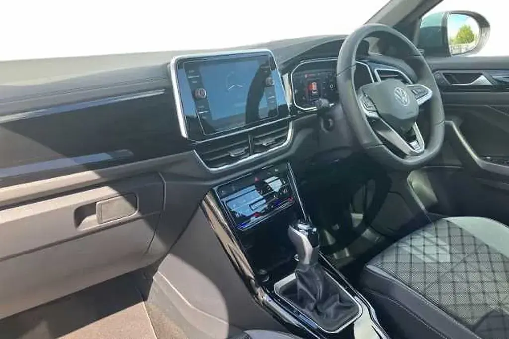 Used VW T-Roc 150 HP (110 kW) 2025 SUV
