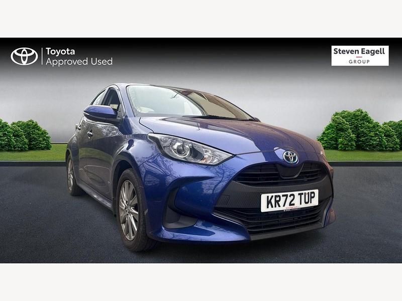 Used Toyota Yaris Hybrid 116 HP (85 kW) 2022 Blue Hatchback