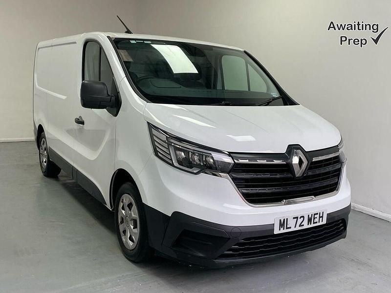 White Used 2022 Renault Trafic Business Van | £13,450 (Fair price) - Image 1/3