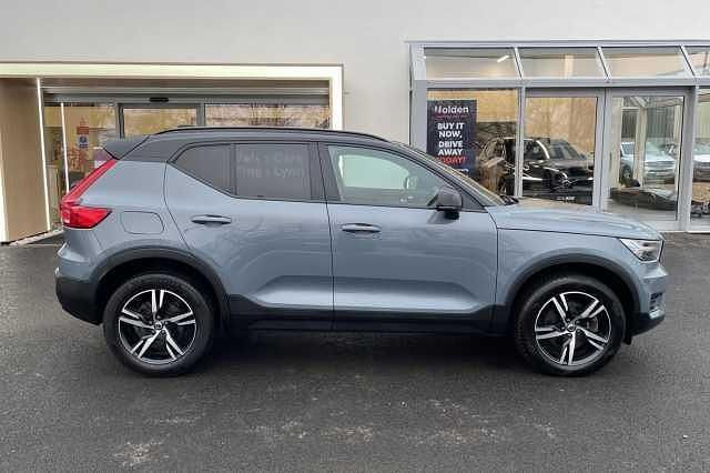 Used Volvo XC40 R-Design 194 HP (142 kW) 2022 SUV
