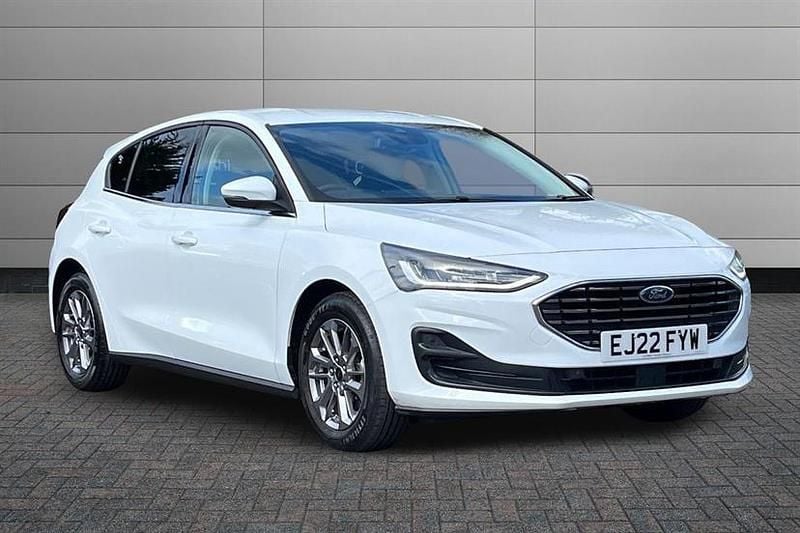 Used Ford Focus Titanium 125 HP (91 kW) 2022 White Hatchback