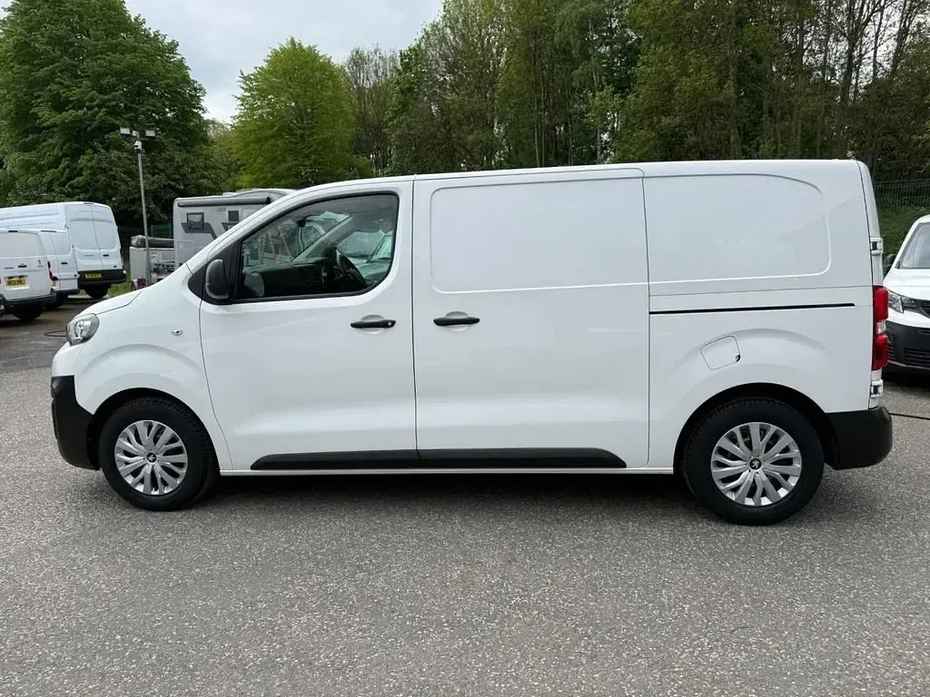 Second-hand Peugeot Expert Premium 2021 Alb Van