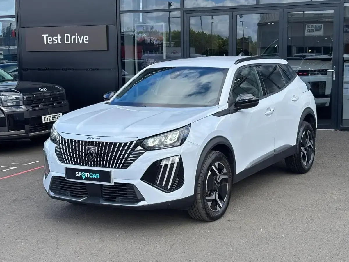 Used Peugeot 2008 Allure 129 HP (94 kW) 2025 White SUV