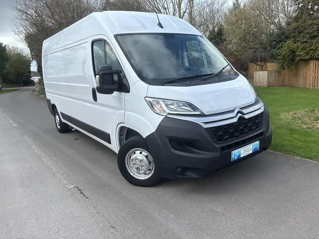 Usado Citroën Relay 140 HP (102 kW) 2022 Branco Van