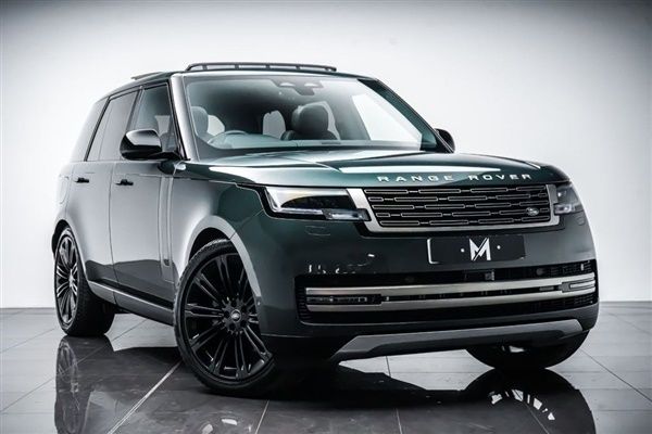 Green Used 2023 Land Rover Range Rover SE SUV | £82,995 (Good price) - Image 1/4