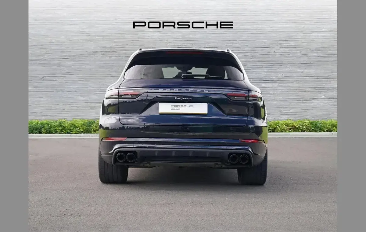 Used Porsche Cayenne Platinum Edition 334 HP (245 kW) 2023 Blue SUV