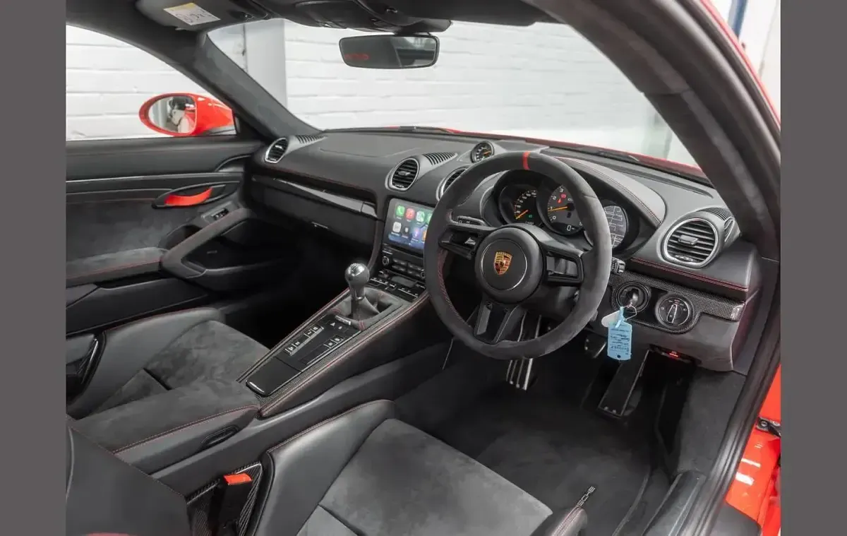 Used Porsche Cayman GT4 414 HP (304 kW) 2020 Red Coupe