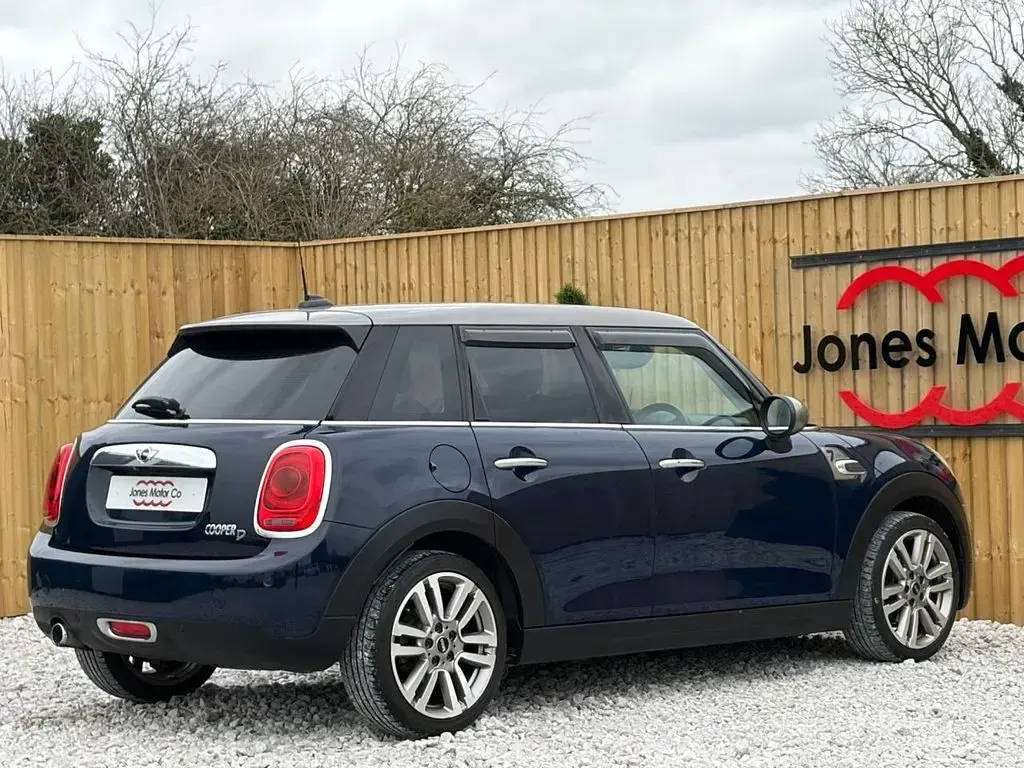 Used Mini Cooper D Hatch 116 HP (85 kW) 2017 Blue Hatchback